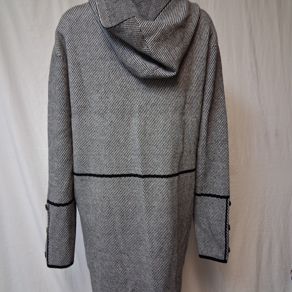 Romimona Black and White Knit Cardigan Size 3XL - Picture 15 of 16